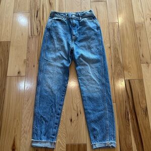 We the Free size 26 Classic Blue Denim Jeans